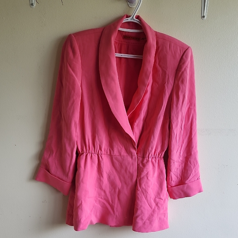 Vintage Alice + Olivia Pink Blazer, 2 Pockets, Padded Shoulders, Medium.